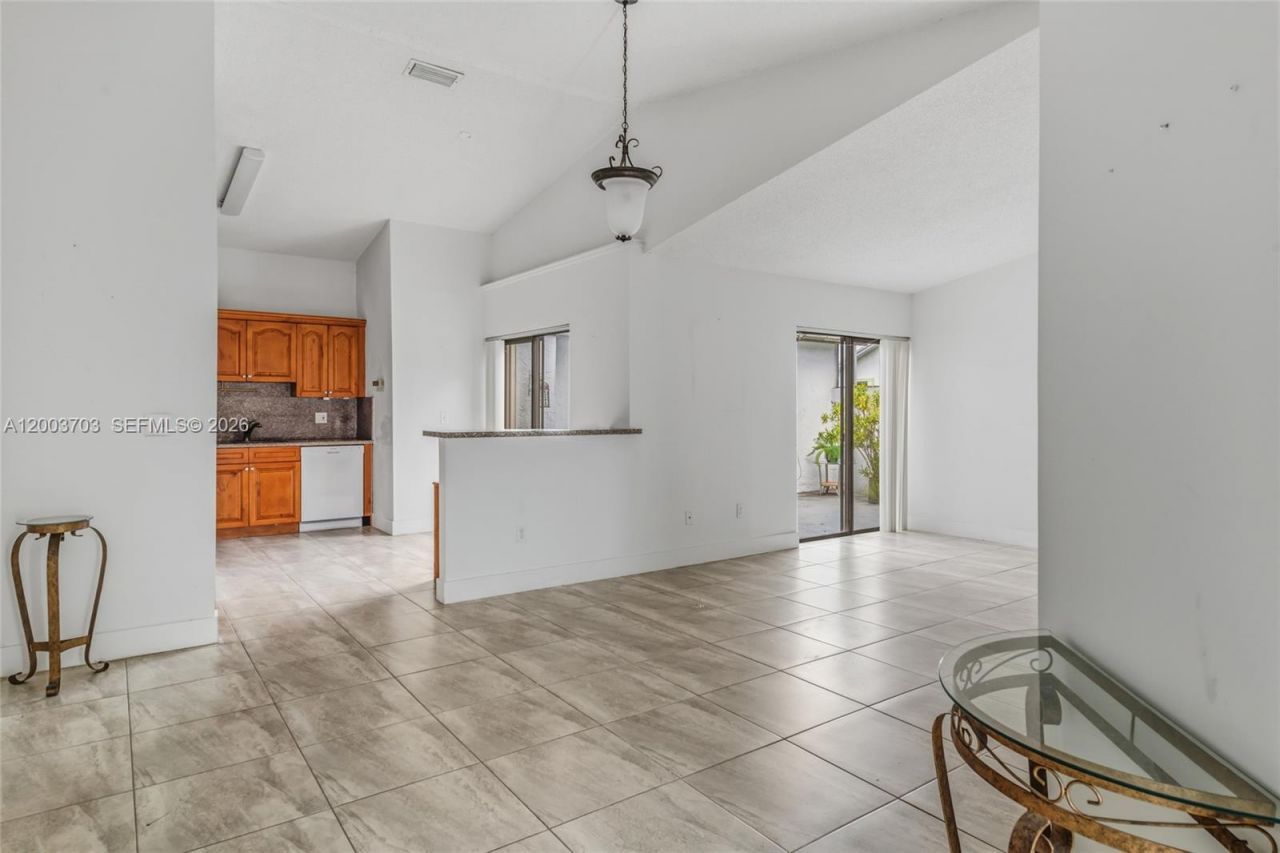 6696 SW 152nd Pl, Unit 27-96, Miami, FL 33193 Photo