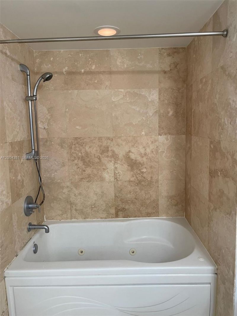 41 SE 5th St, Unit 1614, Miami, FL 33131 Photo