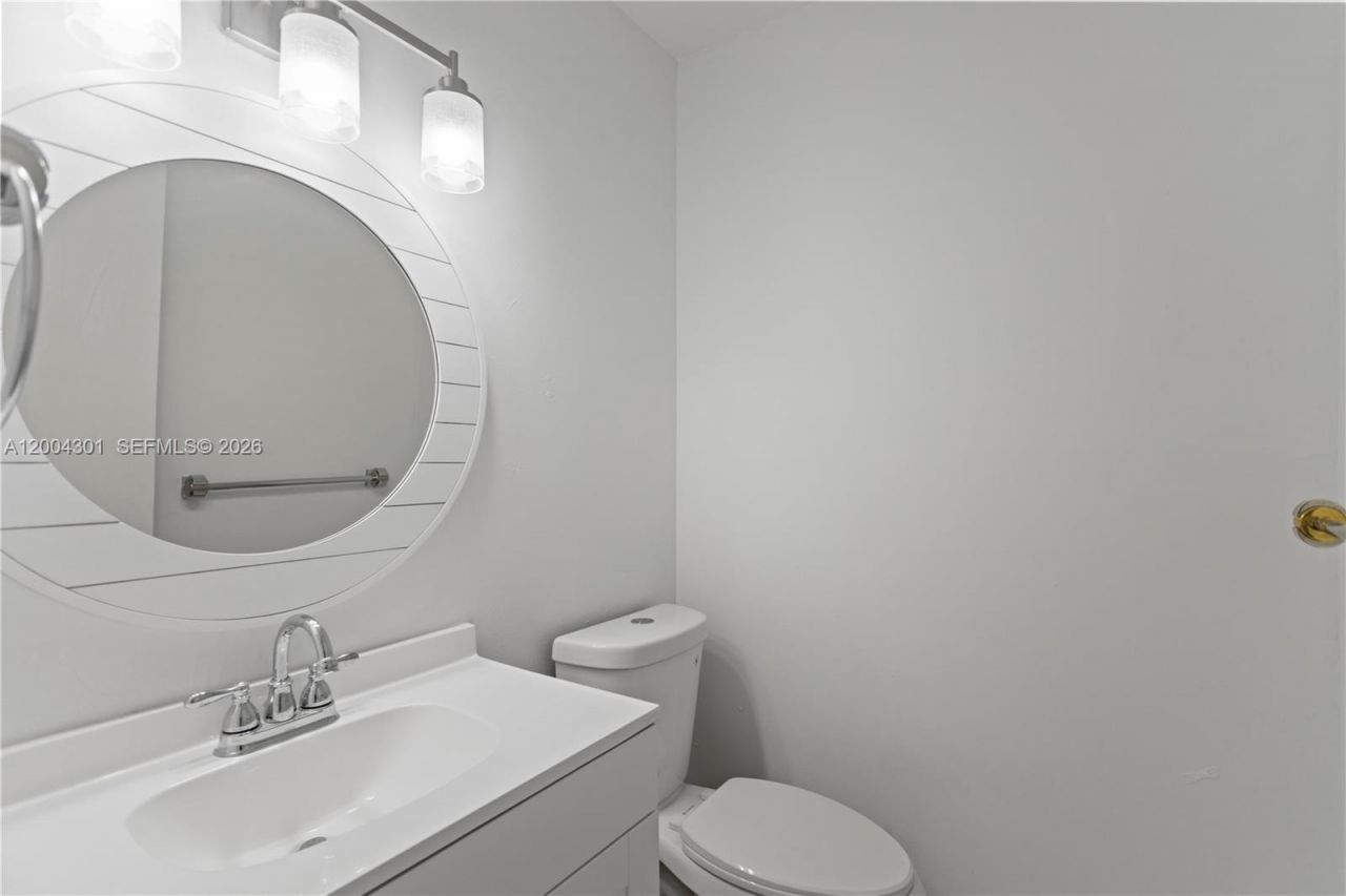 6745 NW 169th St, Unit G, Hialeah, FL 33015 Photo