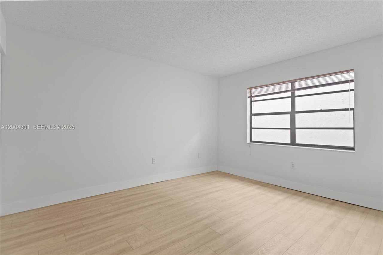 6745 NW 169th St, Unit G, Hialeah, FL 33015 Photo