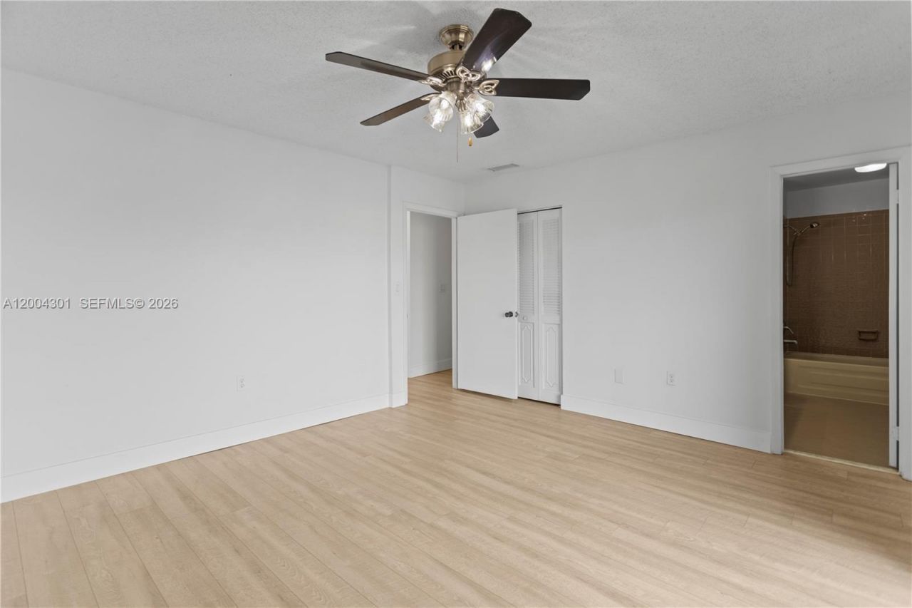 6745 NW 169th St, Unit G, Hialeah, FL 33015 Photo