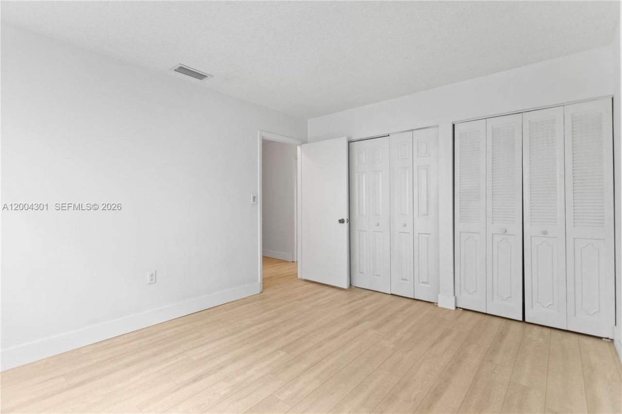 6745 NW 169th St, Unit G, Hialeah, FL 33015 Photo