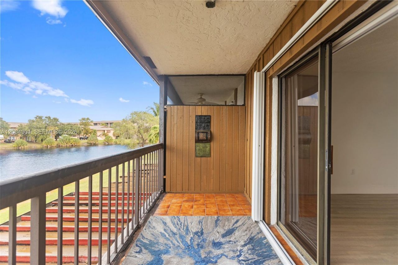 6745 NW 169th St, Unit G, Hialeah, FL 33015 Photo