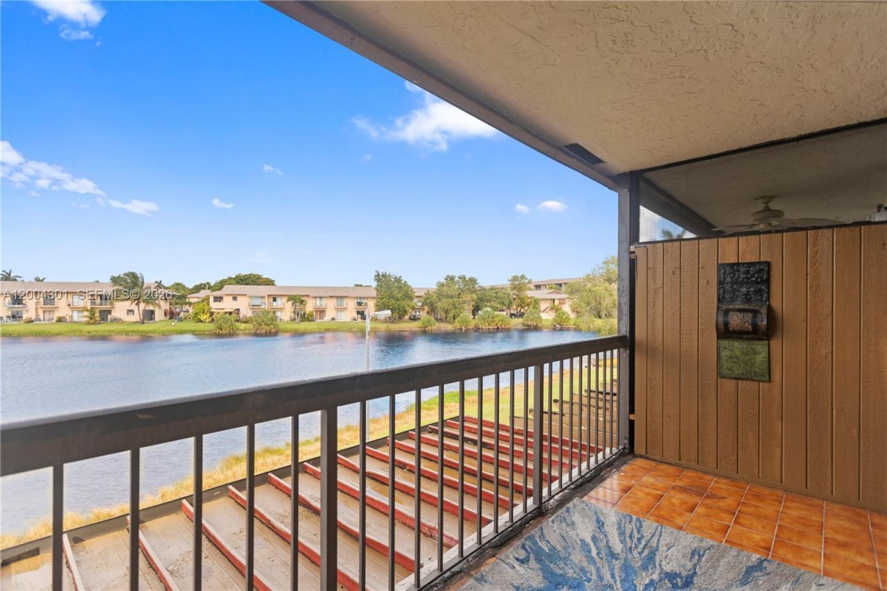 6745 NW 169th St, Unit G, Hialeah, FL 33015 Photo