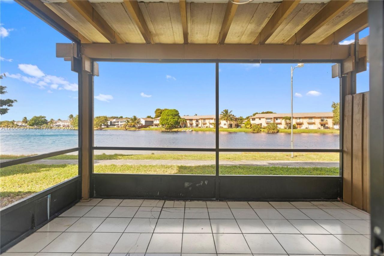 6745 NW 169th St, Unit G, Hialeah, FL 33015 Photo