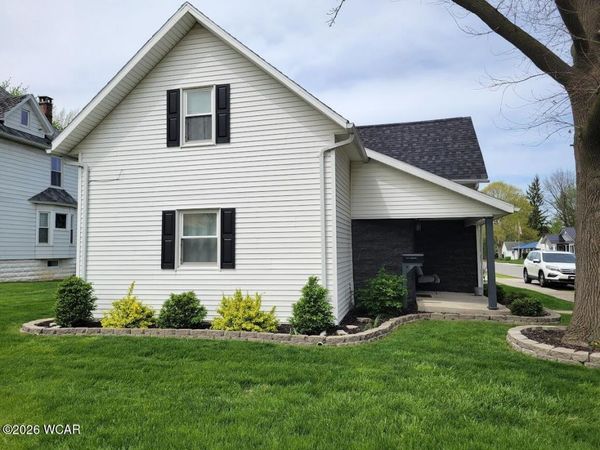 128 E Montford Avenue, Ada, OH 45810