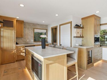 5669 Hugo Road, White Bear Twp, MN 55110