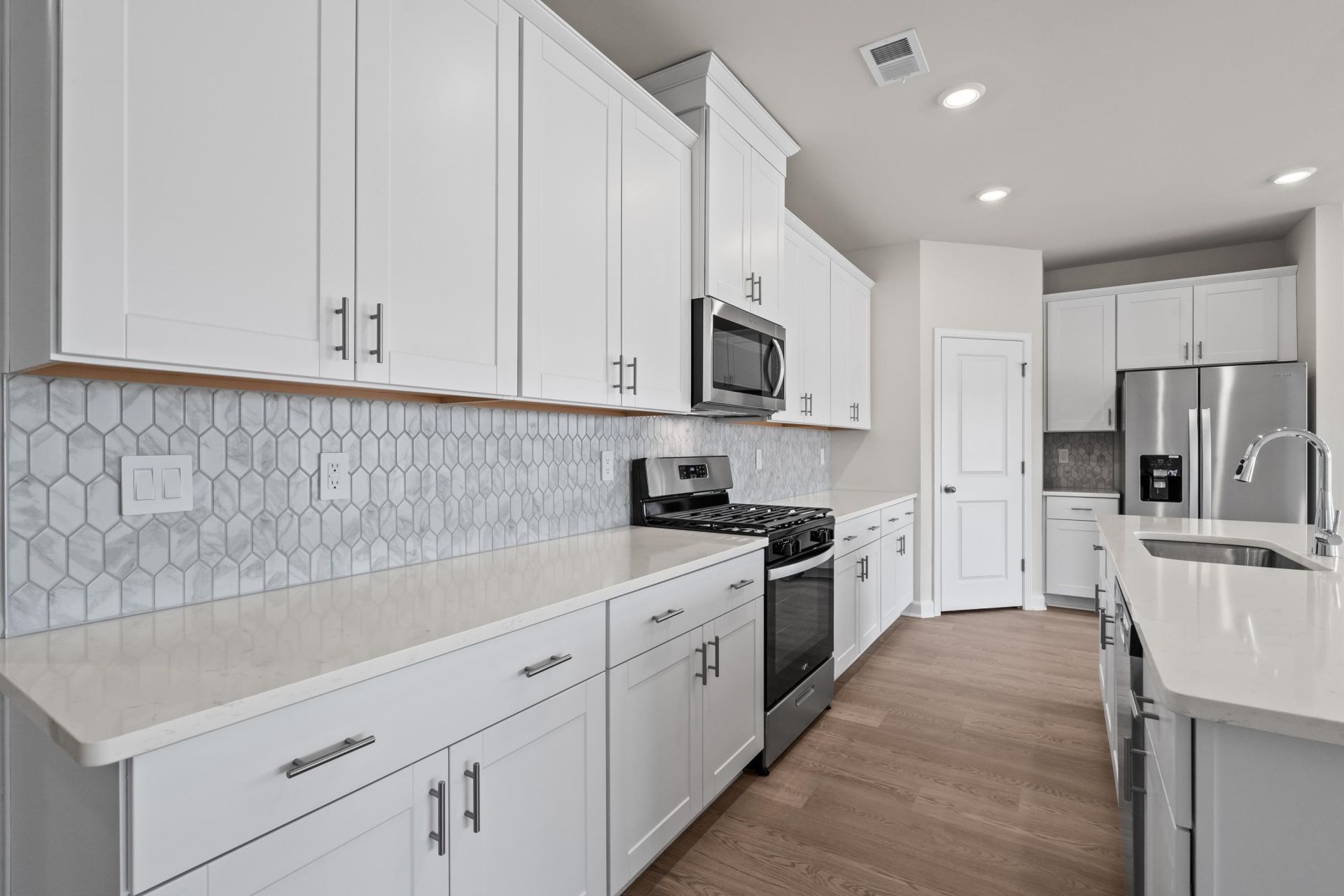 1005 Lauryn Oak Loop Photo 17