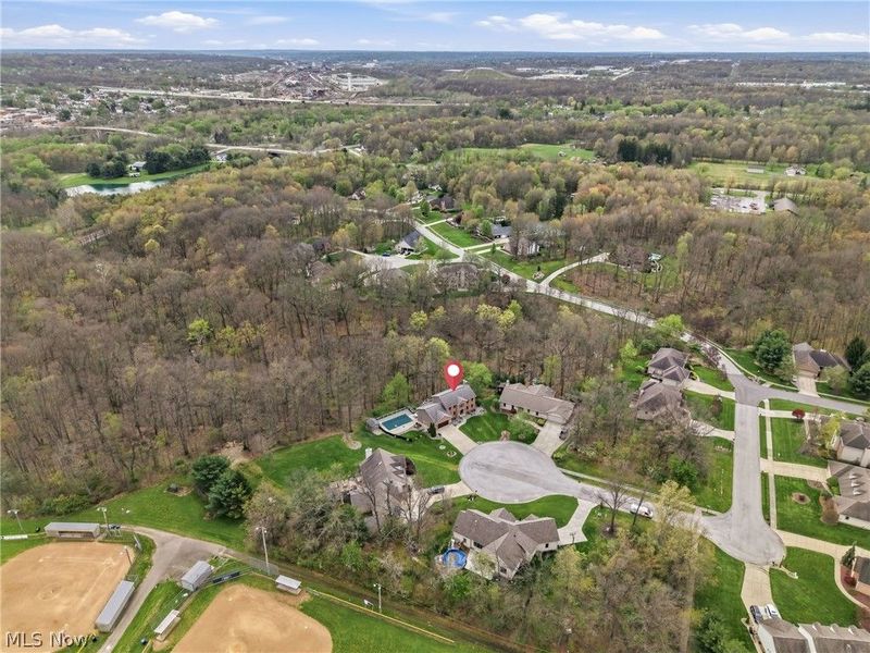 701 Ravine Drive N, Mc Donald, OH 44437 Photo 14