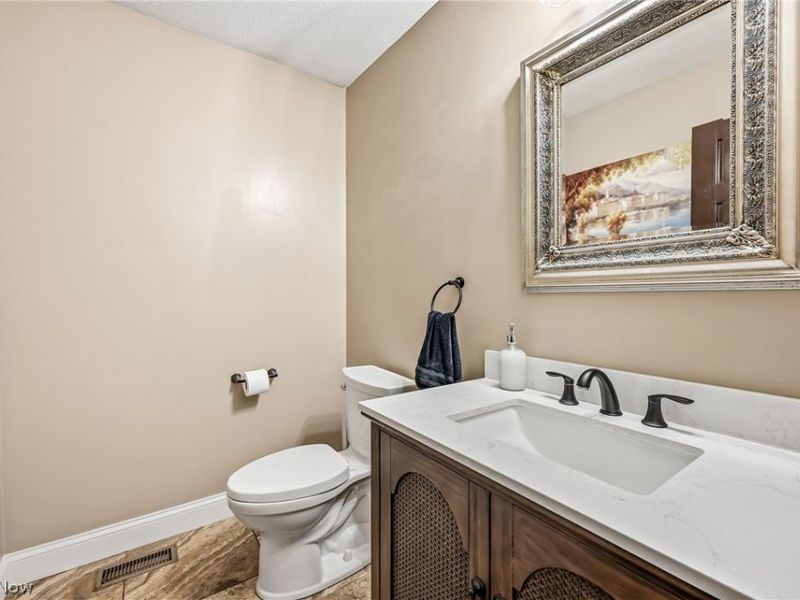 701 Ravine Drive N, Mc Donald, OH 44437 Photo 29