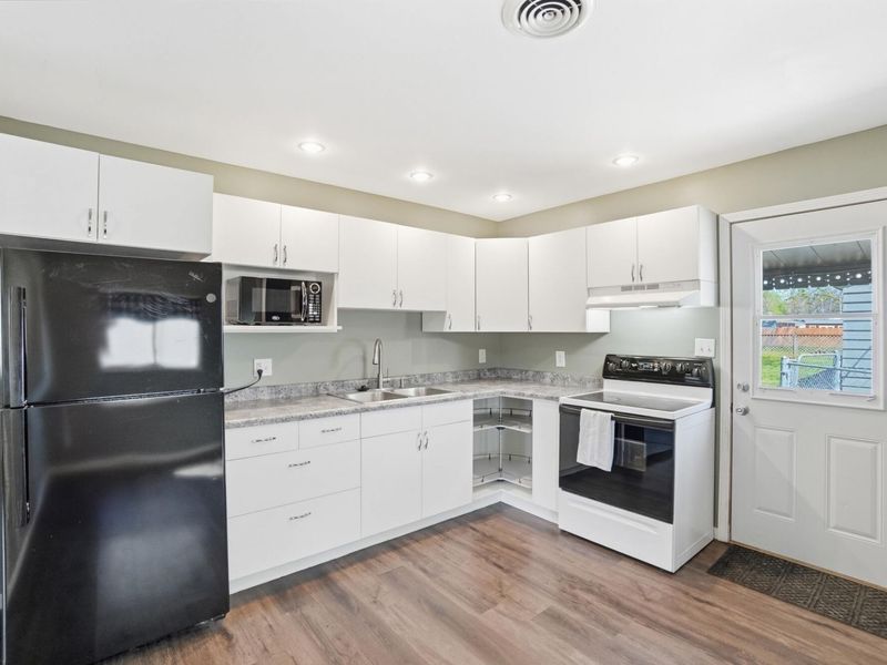 1406 Severs Drive, Piqua, OH 45356 Photo 9