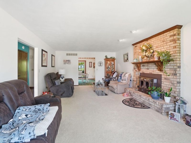 1007 Carnation Drive, Wapakoneta, OH 45895 Photo 5