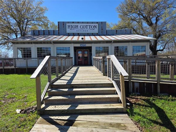 1260 Clarksville Street , Paris, TX 75460