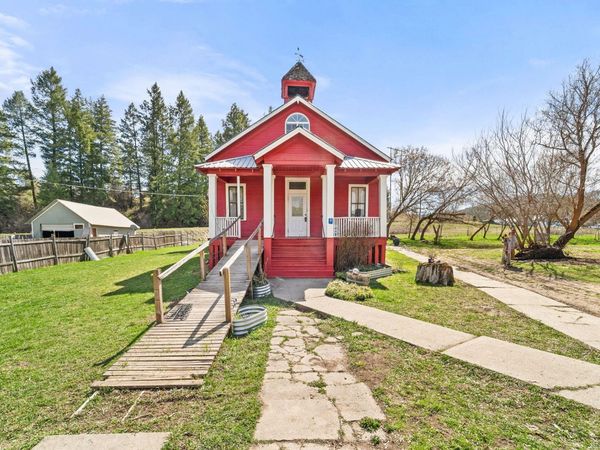 1696D Blue Creek Rd, Chewelah, WA 99109