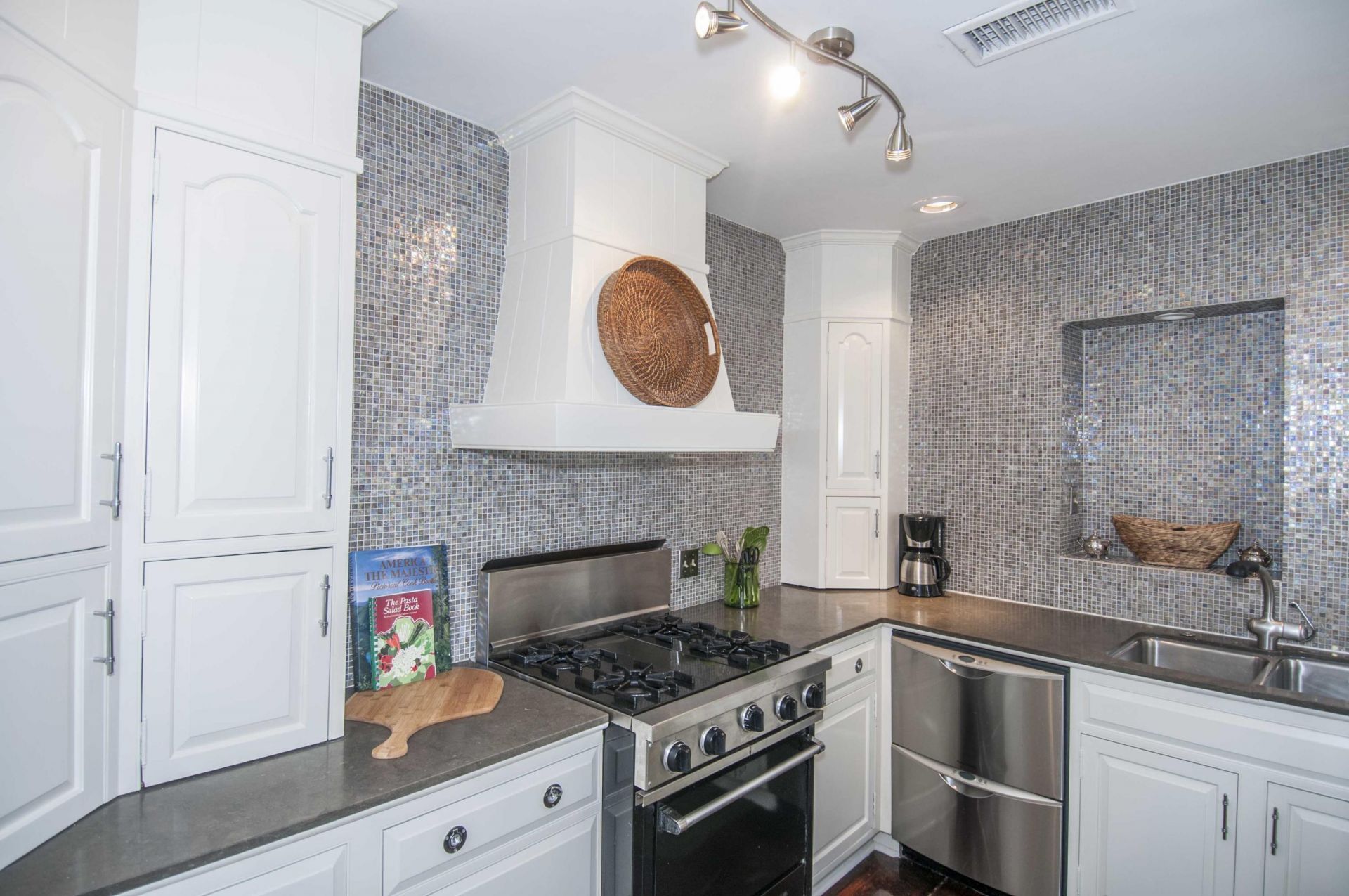 31 Wentworth Street Photo 10