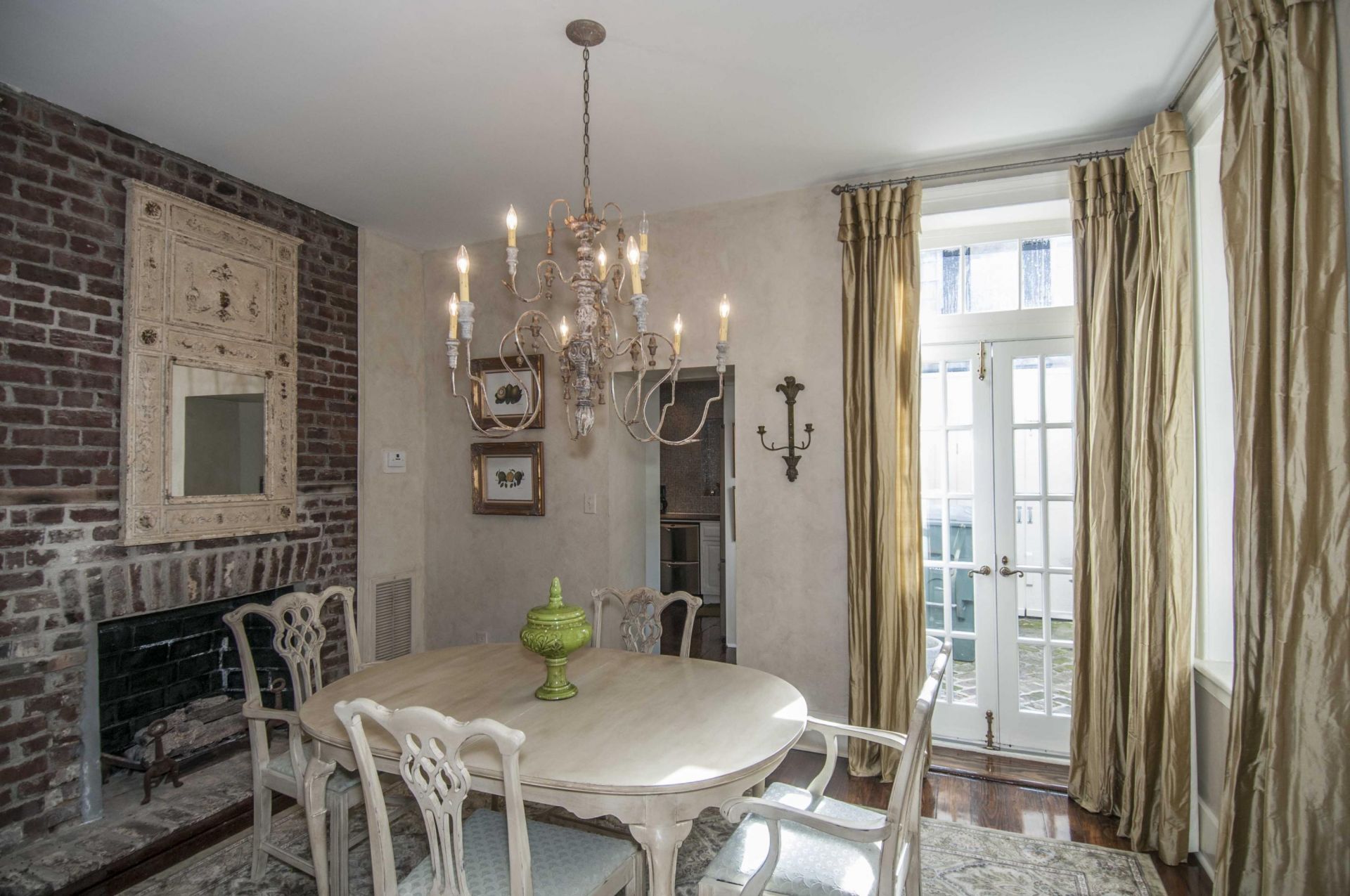 31 Wentworth Street Photo 6