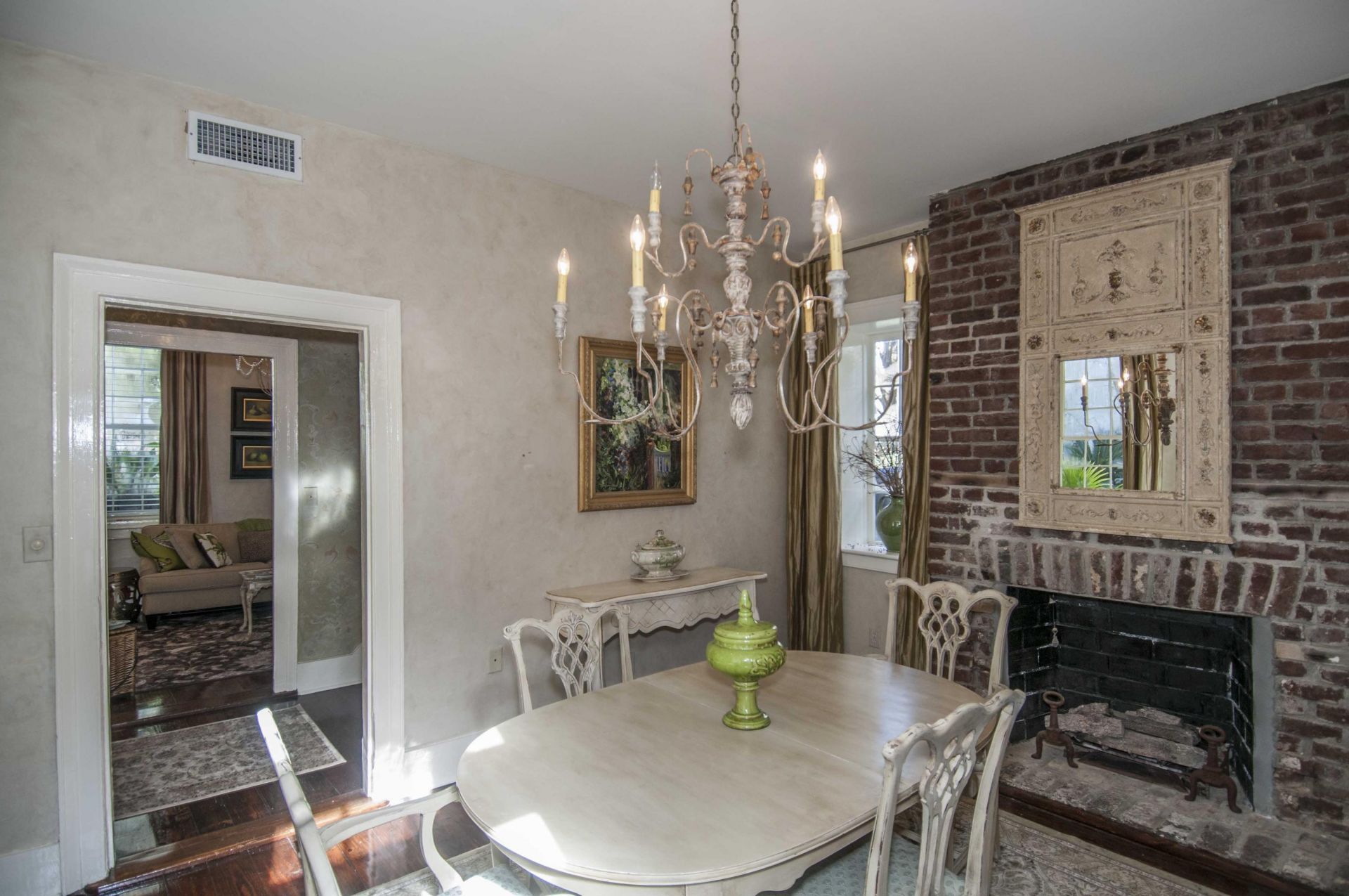 31 Wentworth Street Photo 7