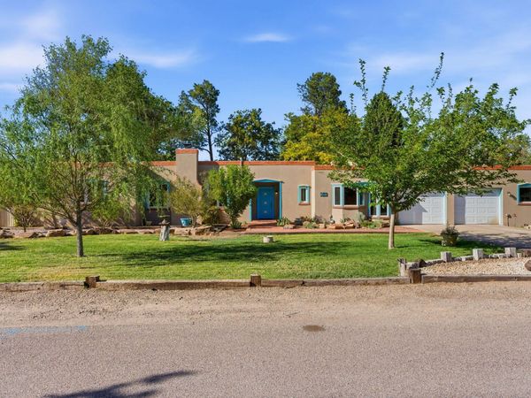1017 Acequia Trail NW, Los Ranchos, NM 87107
