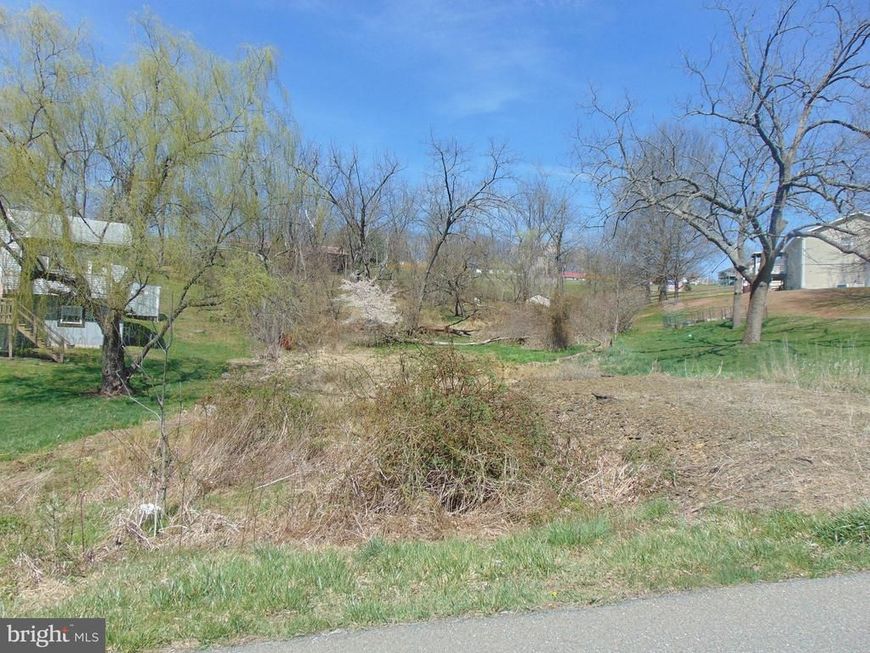 1126 W Wynonah Drive, Auburn, PA 17922 Main Photo