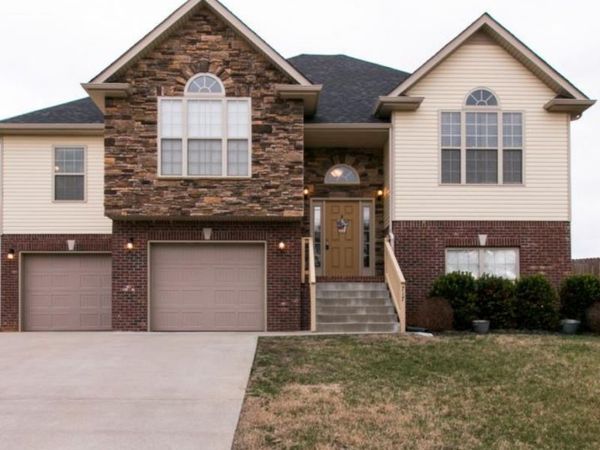 717 W Accipiter Cir , Clarksville, TN 37043