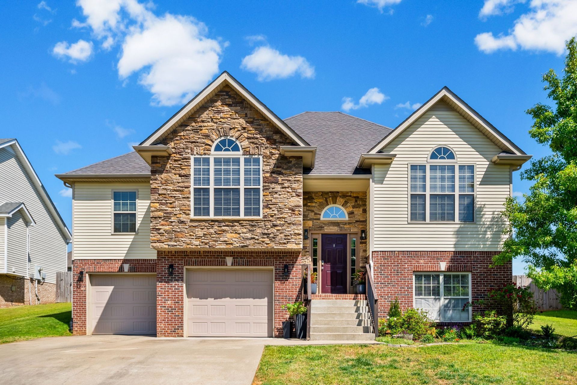 717 W Accipiter Cir, Clarksville, TN 37043 Main Photo