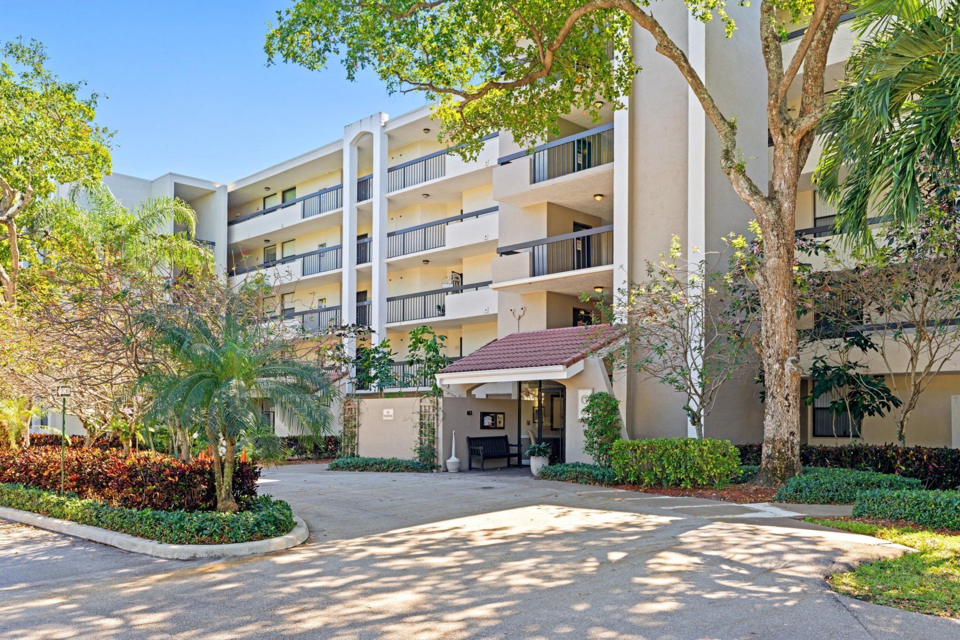 820 Lavers Circle, Unit G403, Delray Beach, FL 33444 Photo