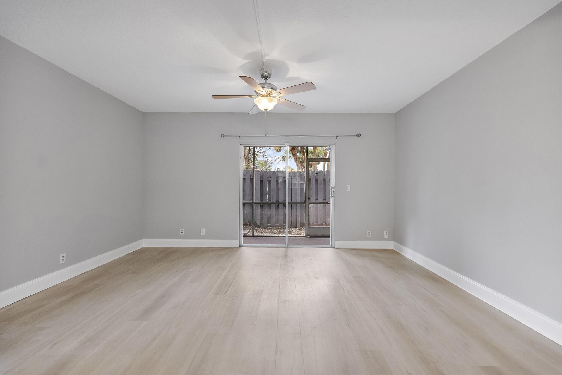 185 SW 3rd Street, Pompano Beach, FL 33060 Photo