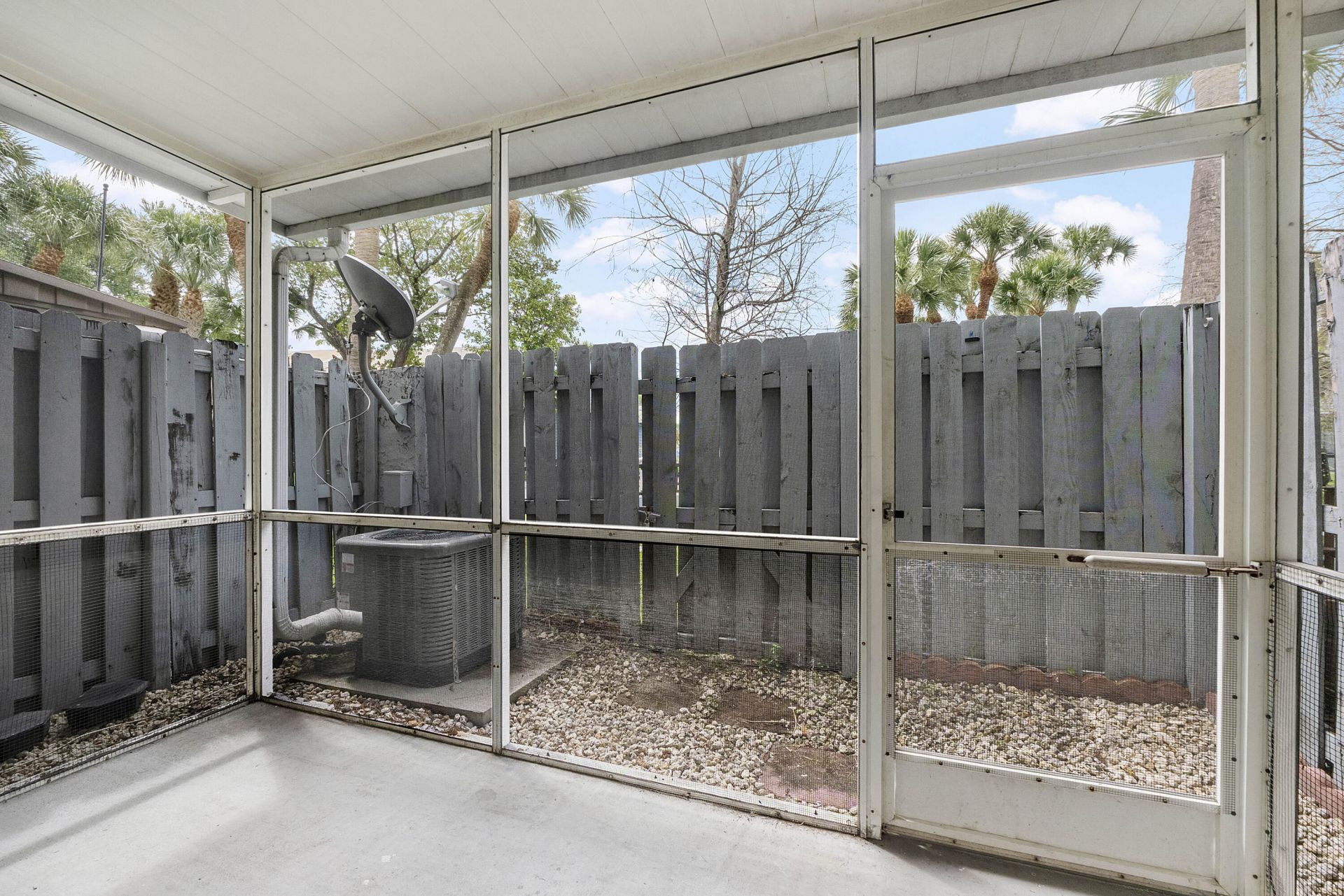 185 SW 3rd Street, Pompano Beach, FL 33060 Photo