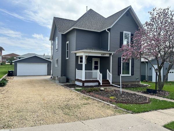 437 Harrison Street, Miles, IA 52064