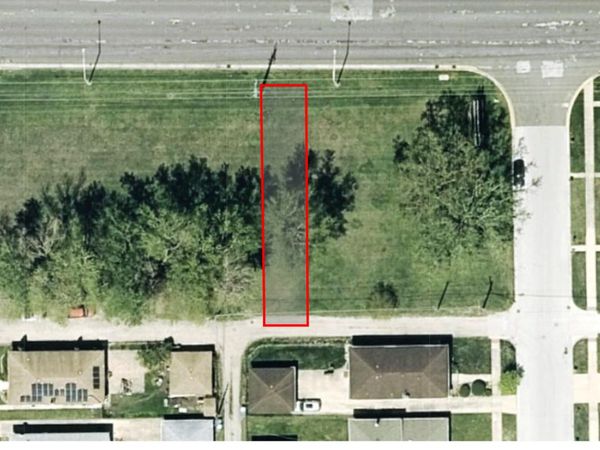 810 State Street , Calumet City, IL 60409