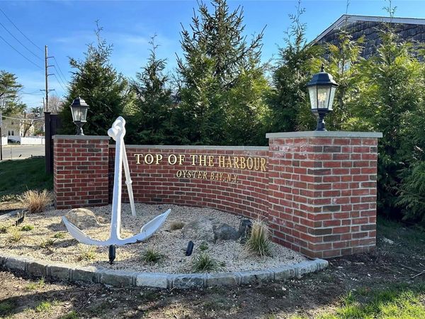 3 Anchorage Lane , Unit 8B, Oyster Bay, NY 11771