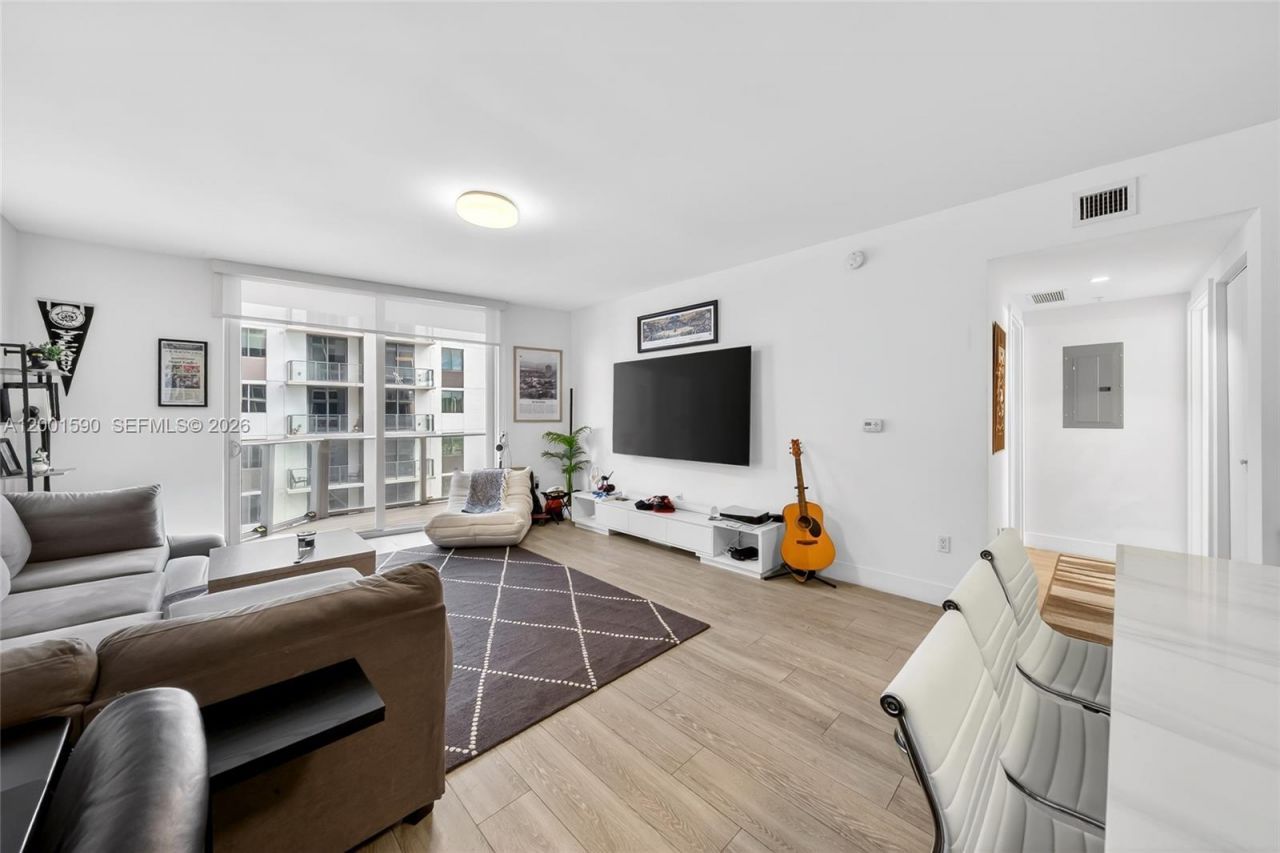1010 SW 2nd Ave, Unit 1605, Miami, FL 33130 Photo