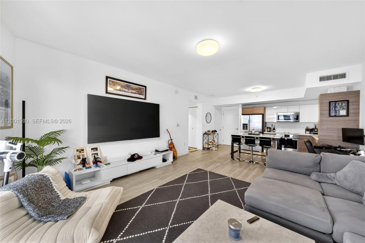 1010 SW 2nd Ave, Unit 1605, Miami, FL 33130 Photo