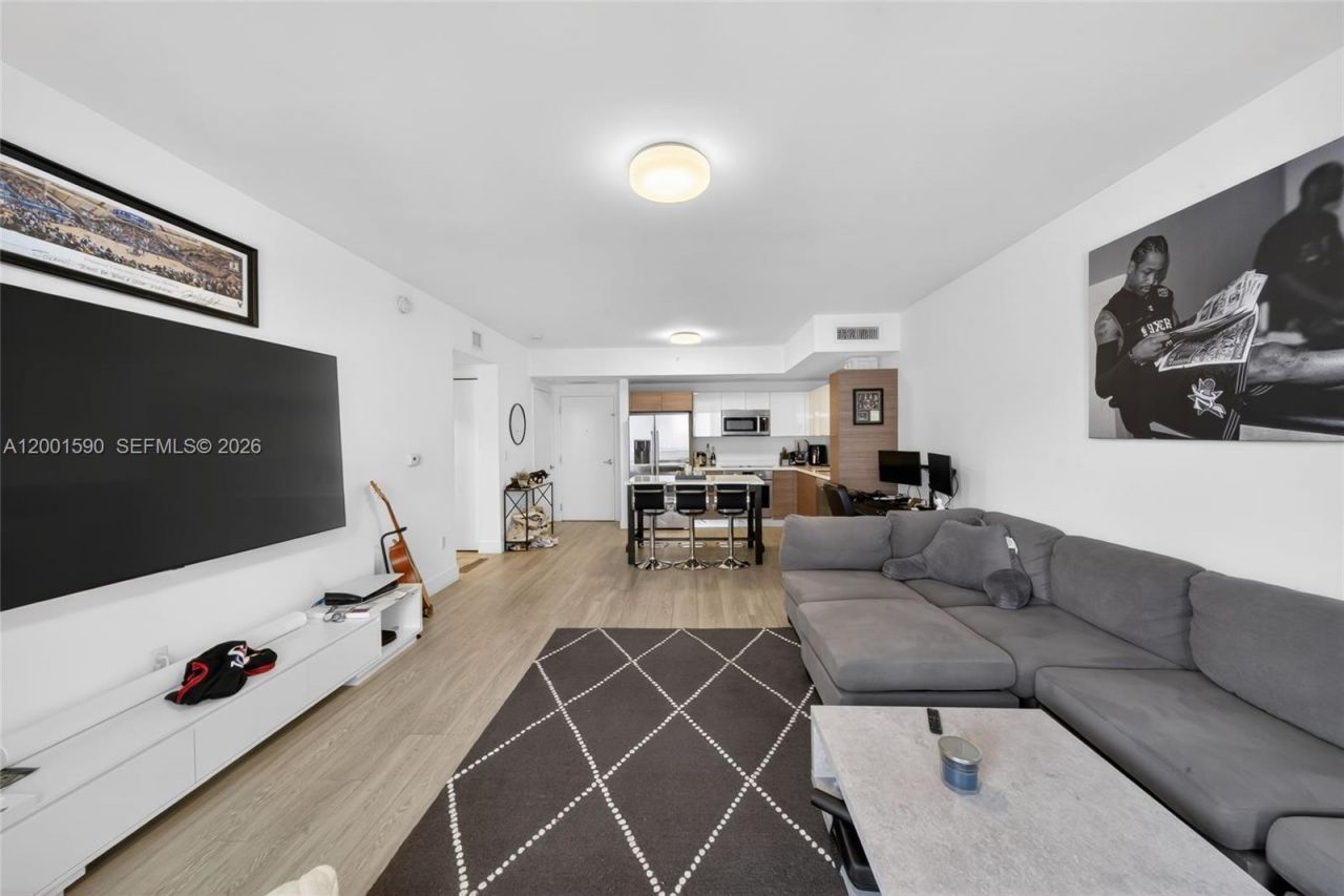 1010 SW 2nd Ave, Unit 1605, Miami, FL 33130 Photo