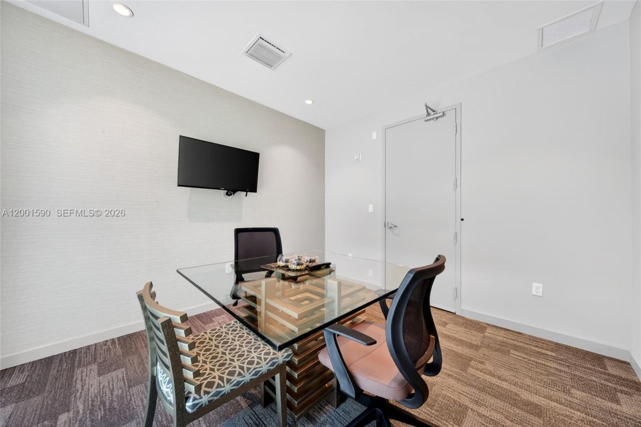 1010 SW 2nd Ave, Unit 1605, Miami, FL 33130 Photo