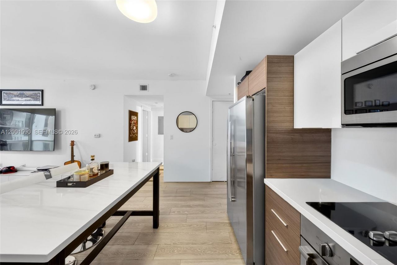 1010 SW 2nd Ave, Unit 1605, Miami, FL 33130 Photo
