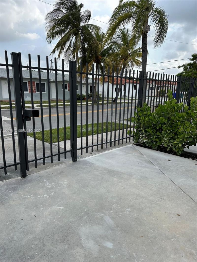 551 SW 57th Ave, Unit 1, Miami, FL 33144 Photo