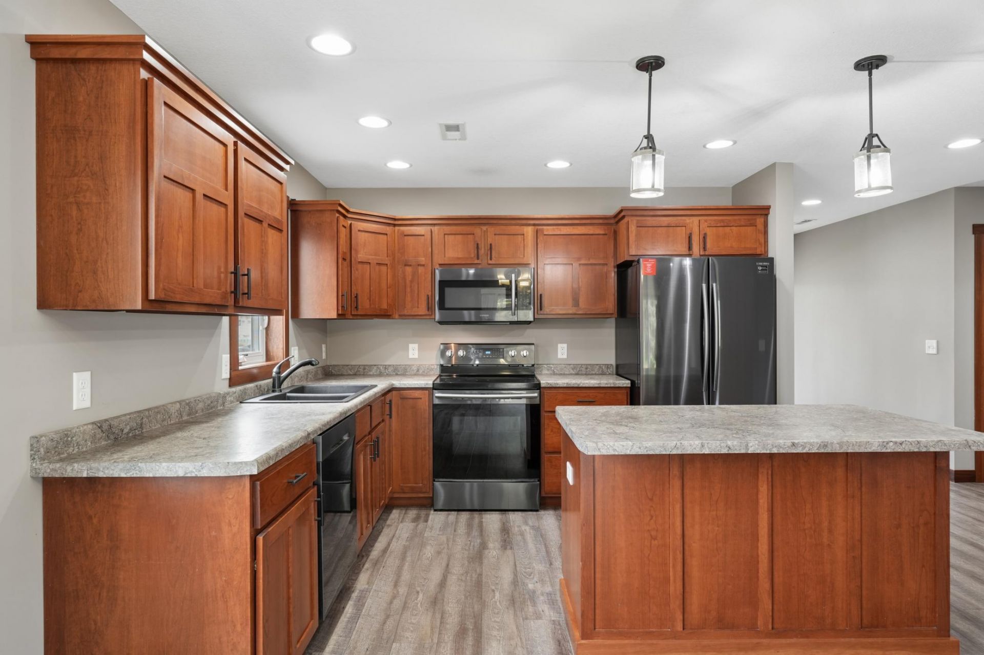 1707 Squirrel Way , New Richmond, WI 54017