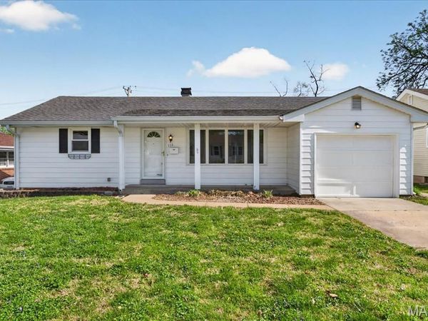 116 S Cadillac Drive , St Charles, MO 63301