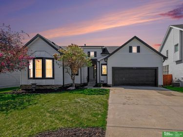 9406 S 28 Avenue , Bellevue, NE 68147