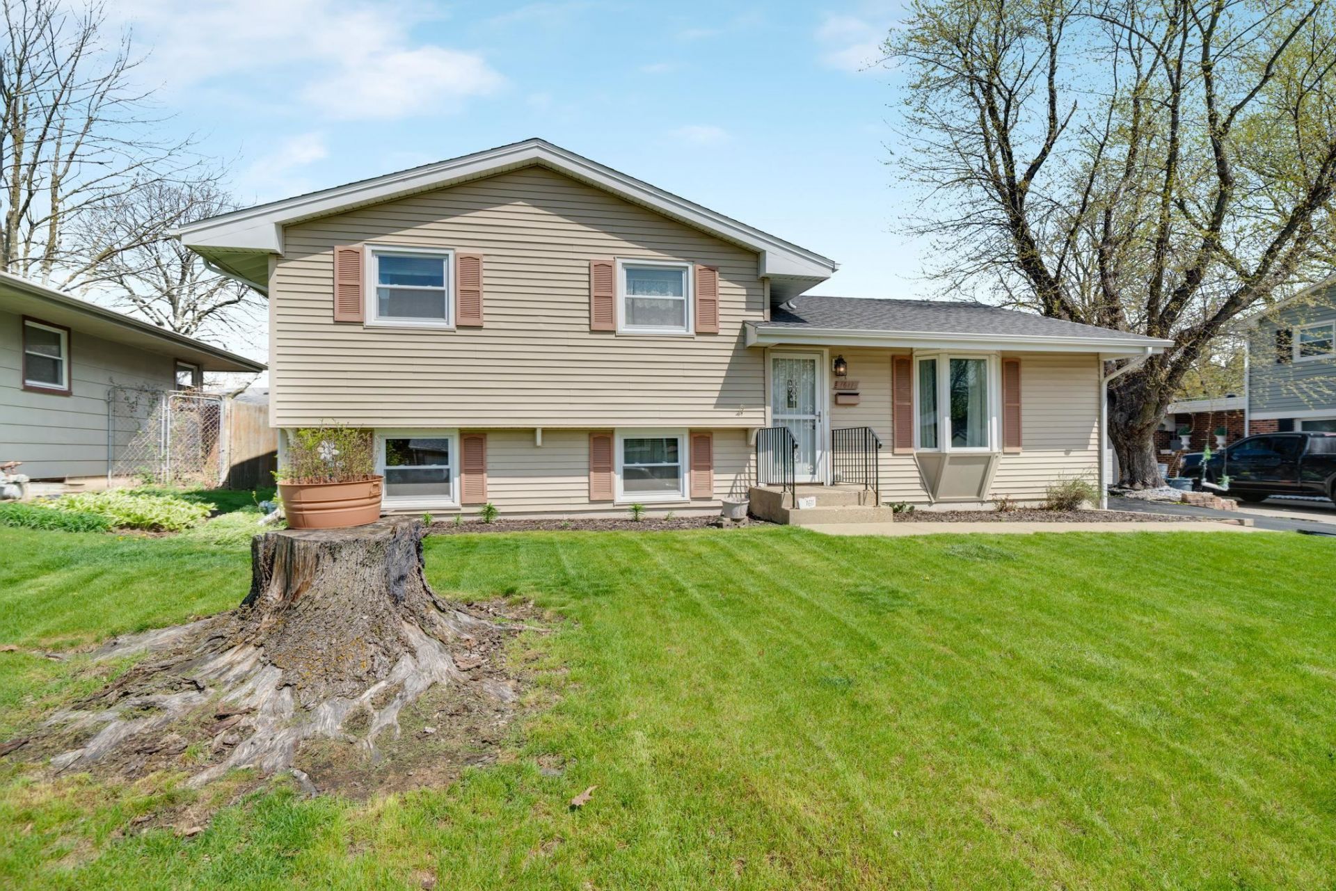 1611 Norte Dame Road, ROCKFORD, IL 61103