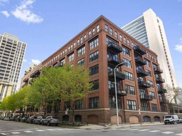 520 W Huron Street , Unit 705, Chicago, IL 60654