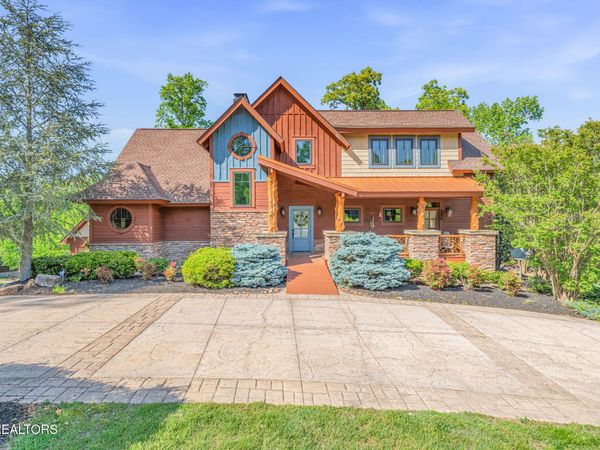 305 Foxwood Drive, Caryville, TN 37714