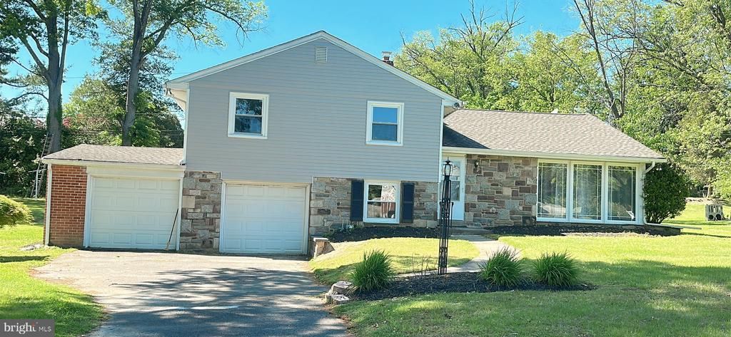1242 JUNE ROAD, HUNTINGDON VALLEY, PA 19006