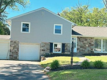 1242 JUNE ROAD, HUNTINGDON VALLEY, PA 19006