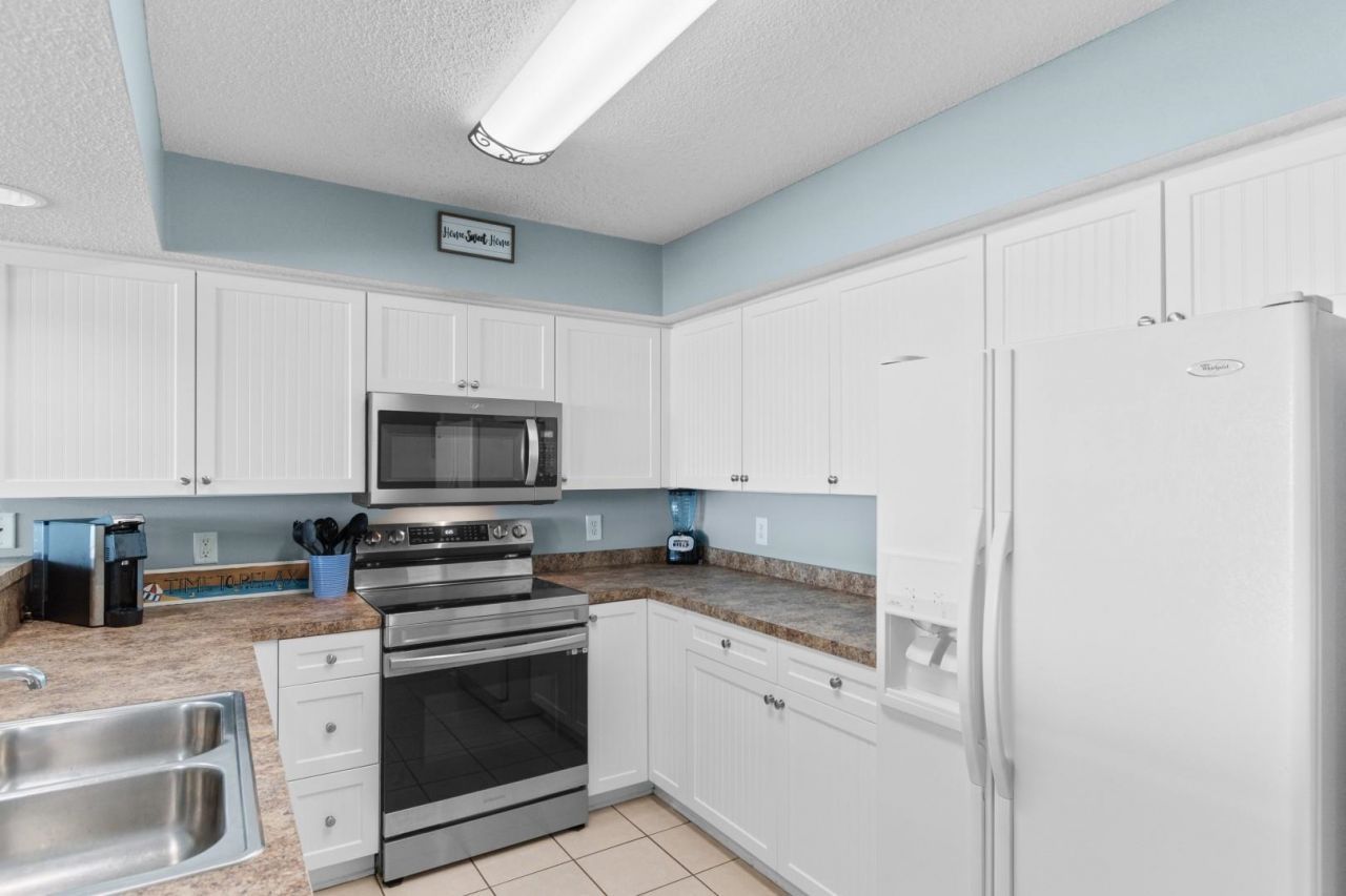 5700 N Ocean Blvd.  Photo 4