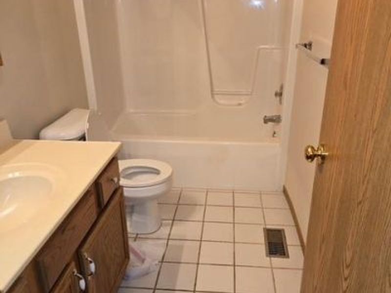 1538 Beekman Drive, Troy, OH 45373 Photo 14