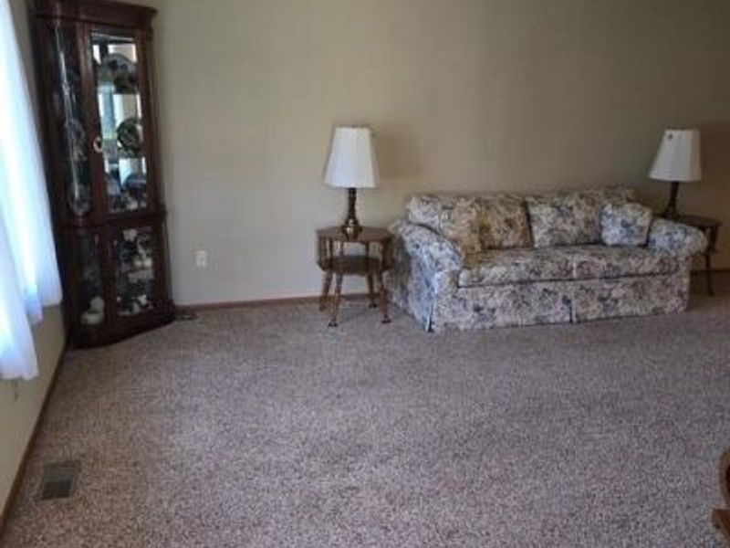 1538 Beekman Drive, Troy, OH 45373 Photo 2
