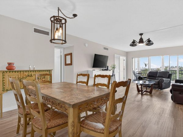 2950 N Palm Aire Drive, Unit 606, Pompano Beach, FL 33069