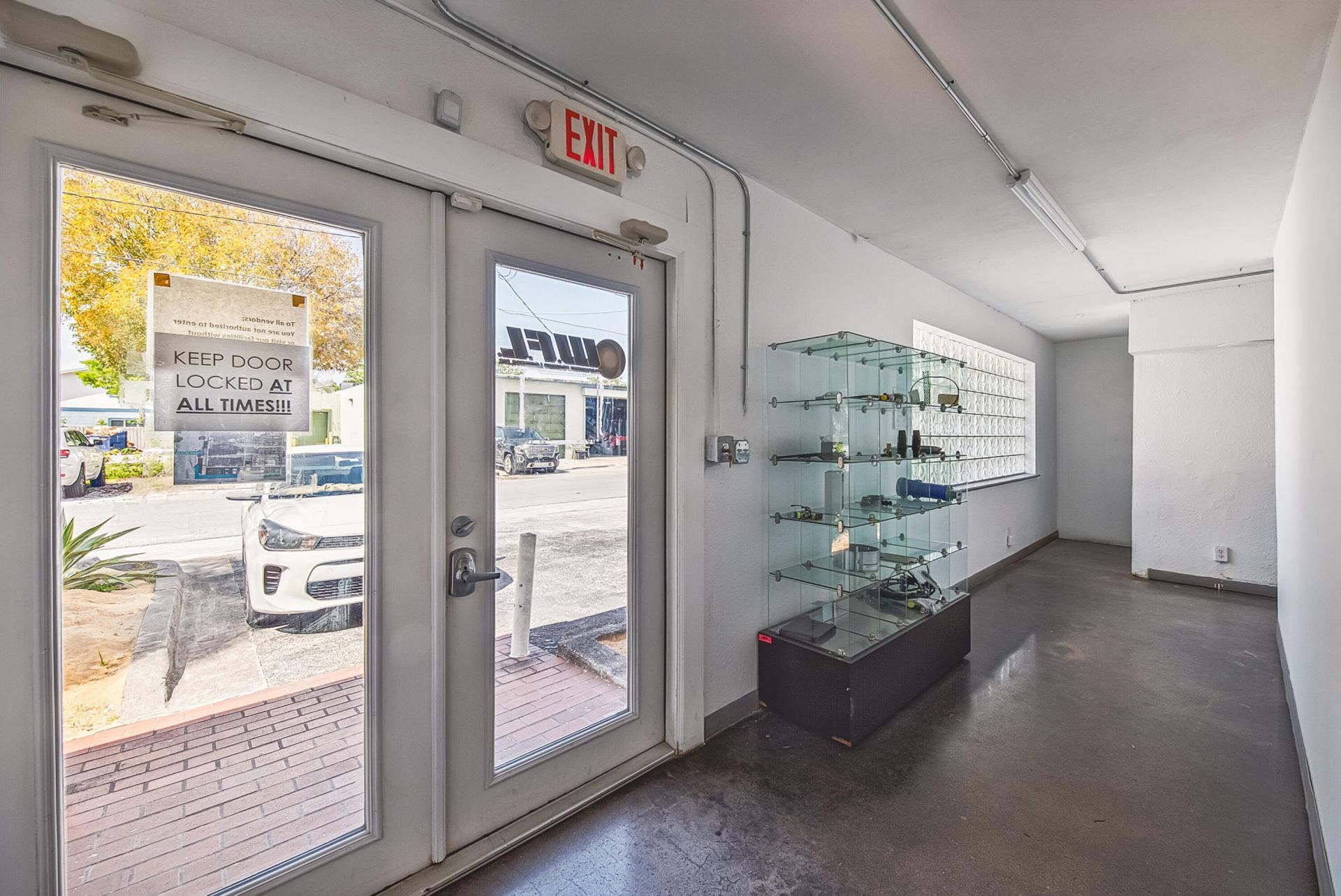 936 NW 1st Street, Fort Lauderdale, FL 33311 Photo